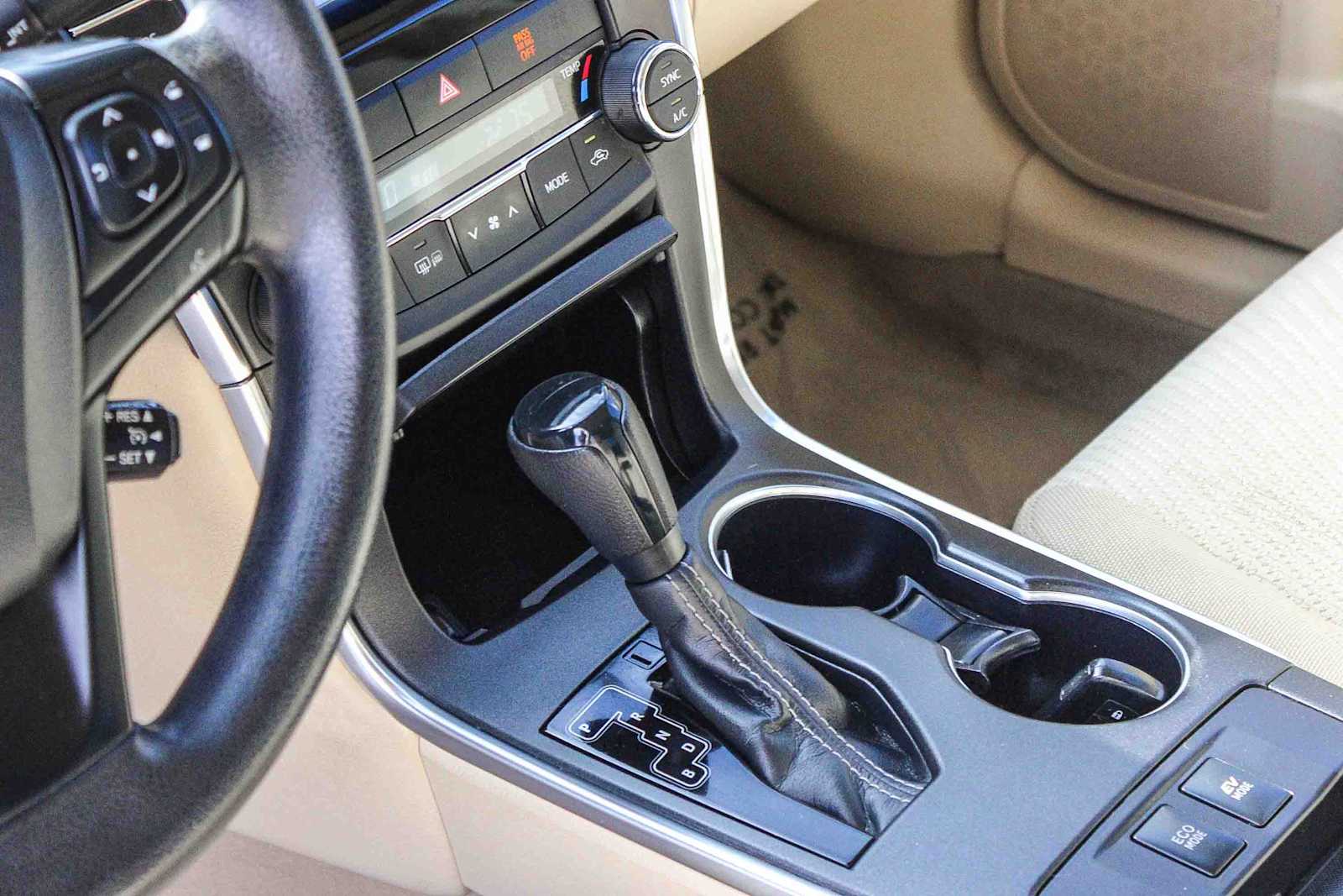 Thumbnail: 2015 Toyota Camry - 22