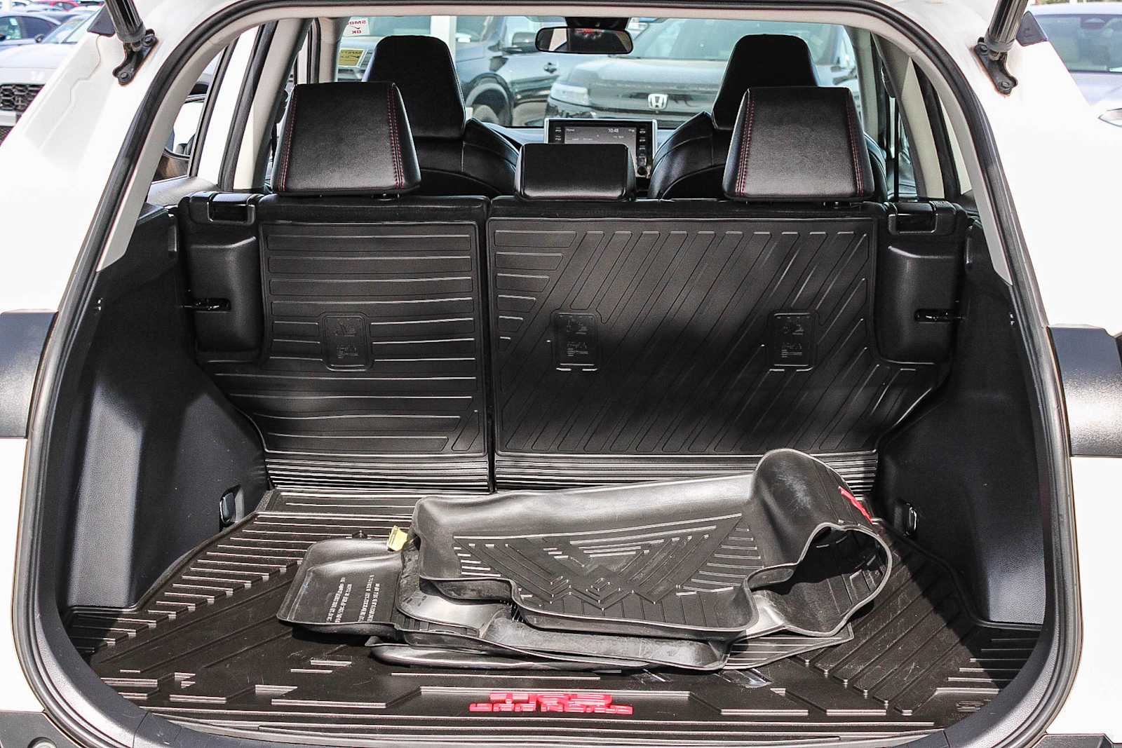 Thumbnail: 2021 Toyota RAV4 - 25