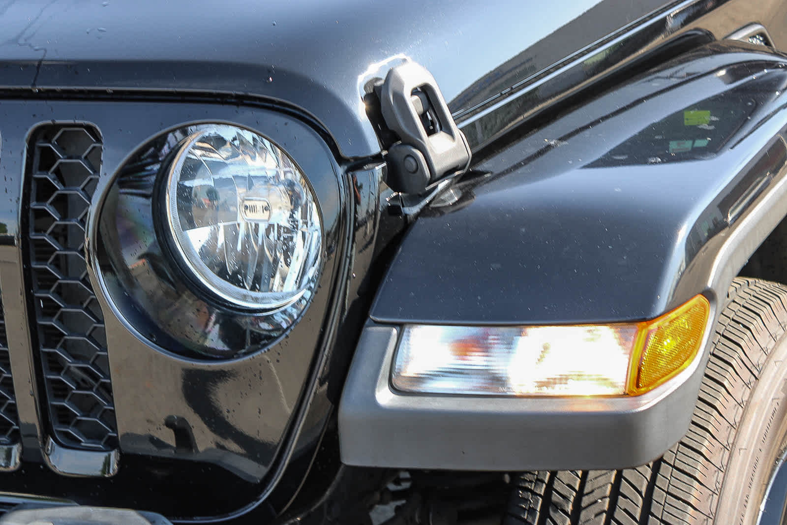 Thumbnail: 2021 Jeep Gladiator - 10