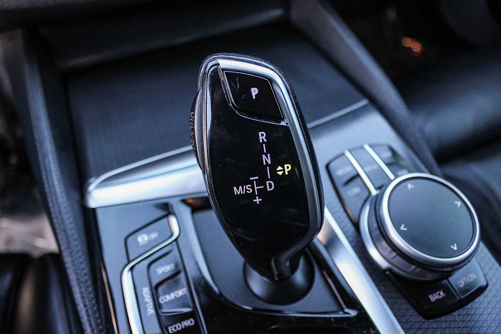 Thumbnail: 2022 BMW 5 Series - 17