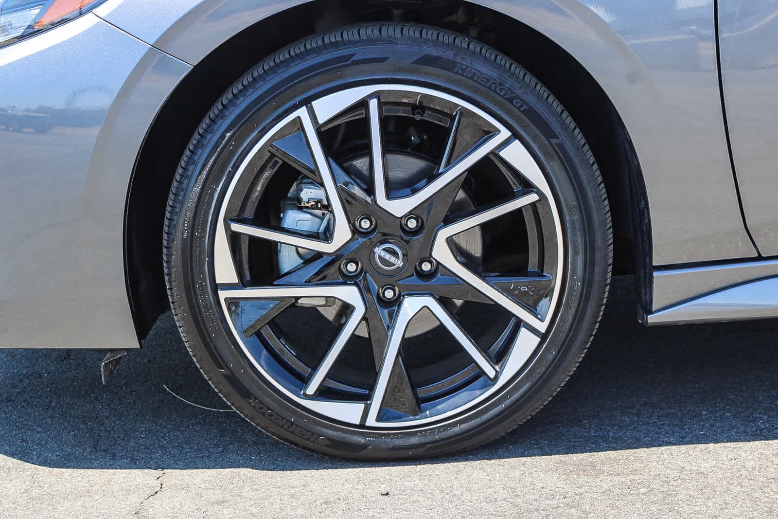 2025 Nissan Sentra SR - Photo 11