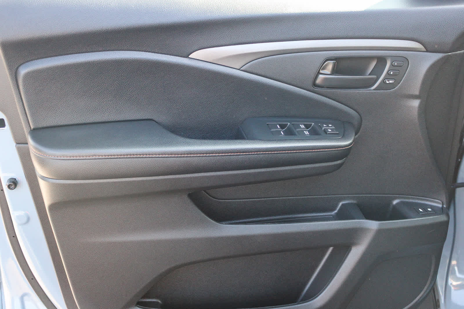 Thumbnail: 2022 Honda Passport - 18