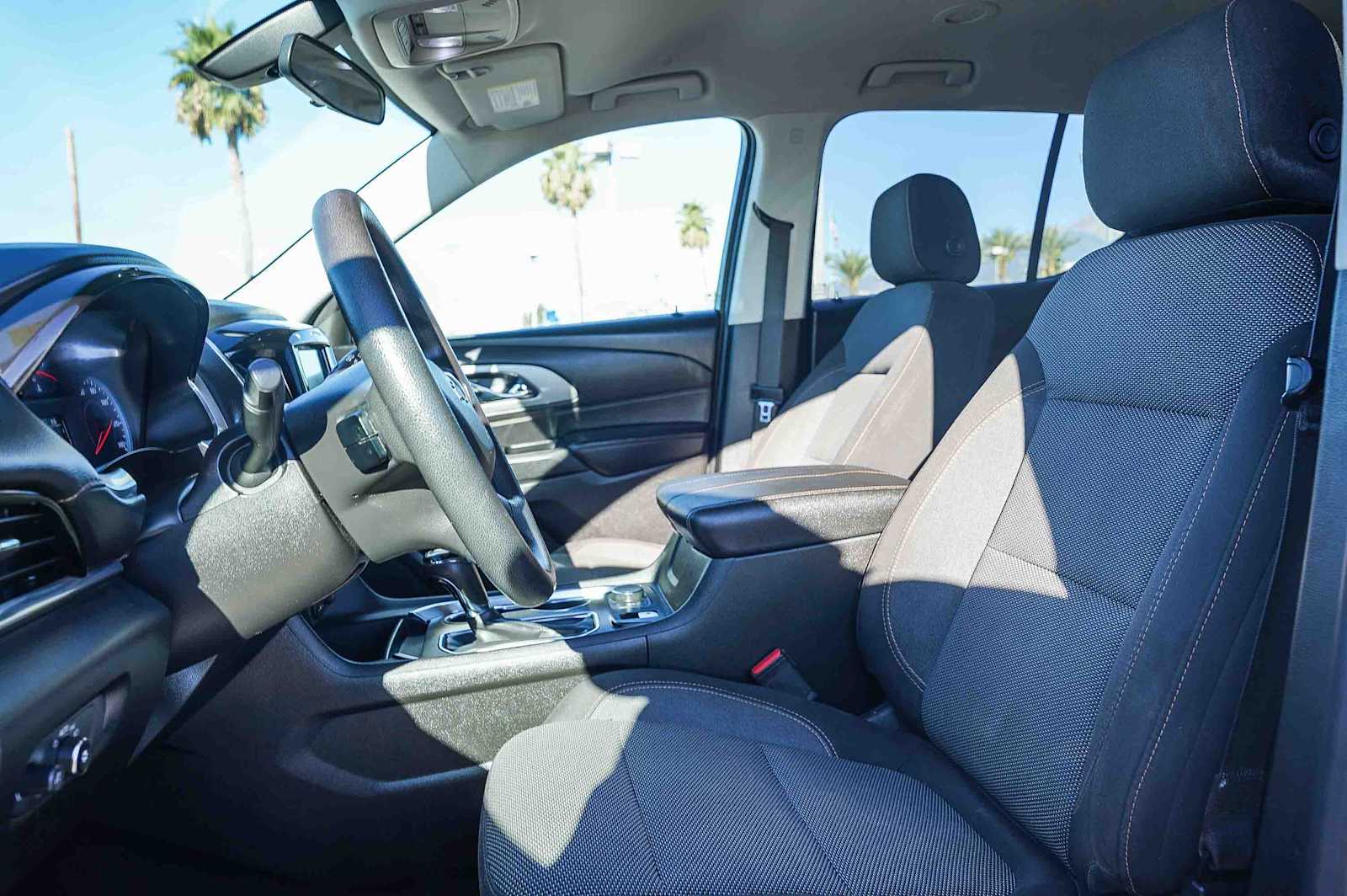 Thumbnail: 2018 Chevrolet Traverse - 17