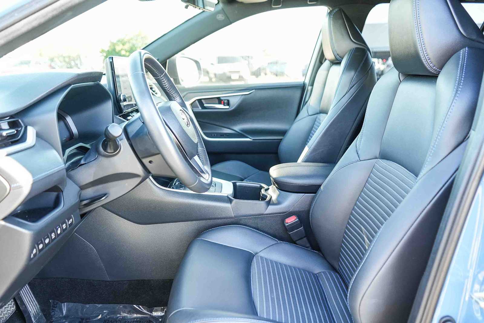 Thumbnail: 2024 Toyota RAV4 - 17