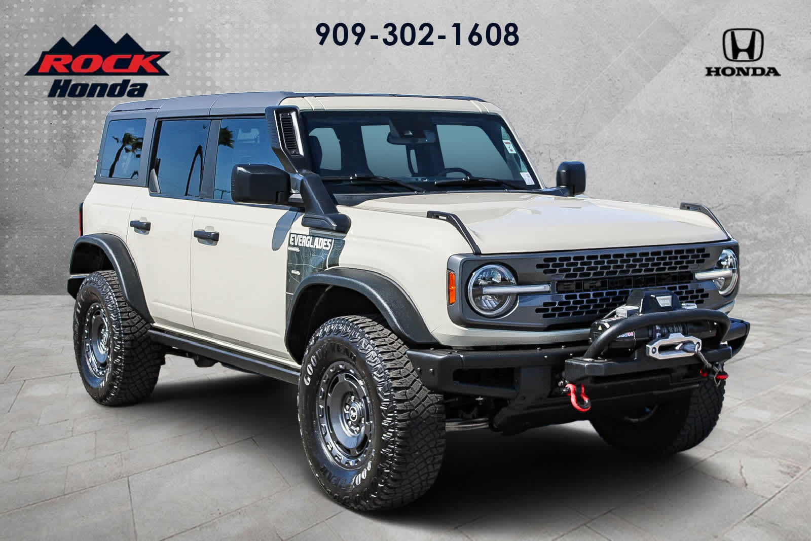 2022 Ford Bronco photo 2