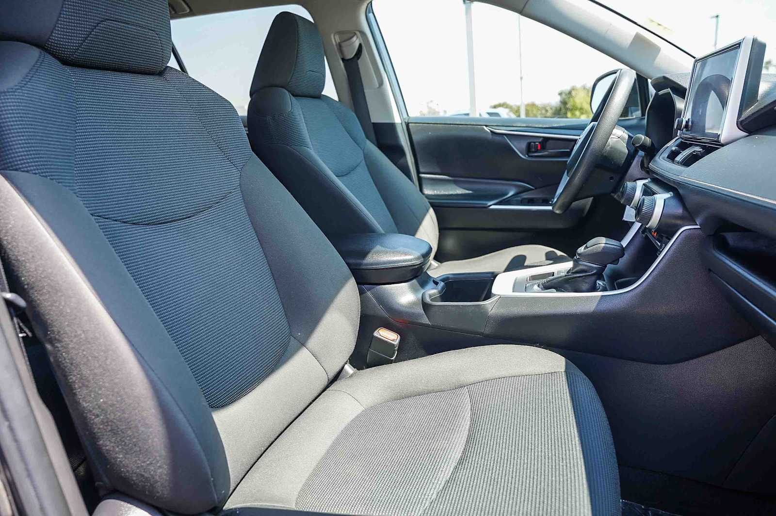 Thumbnail: 2023 Toyota RAV4 - 15