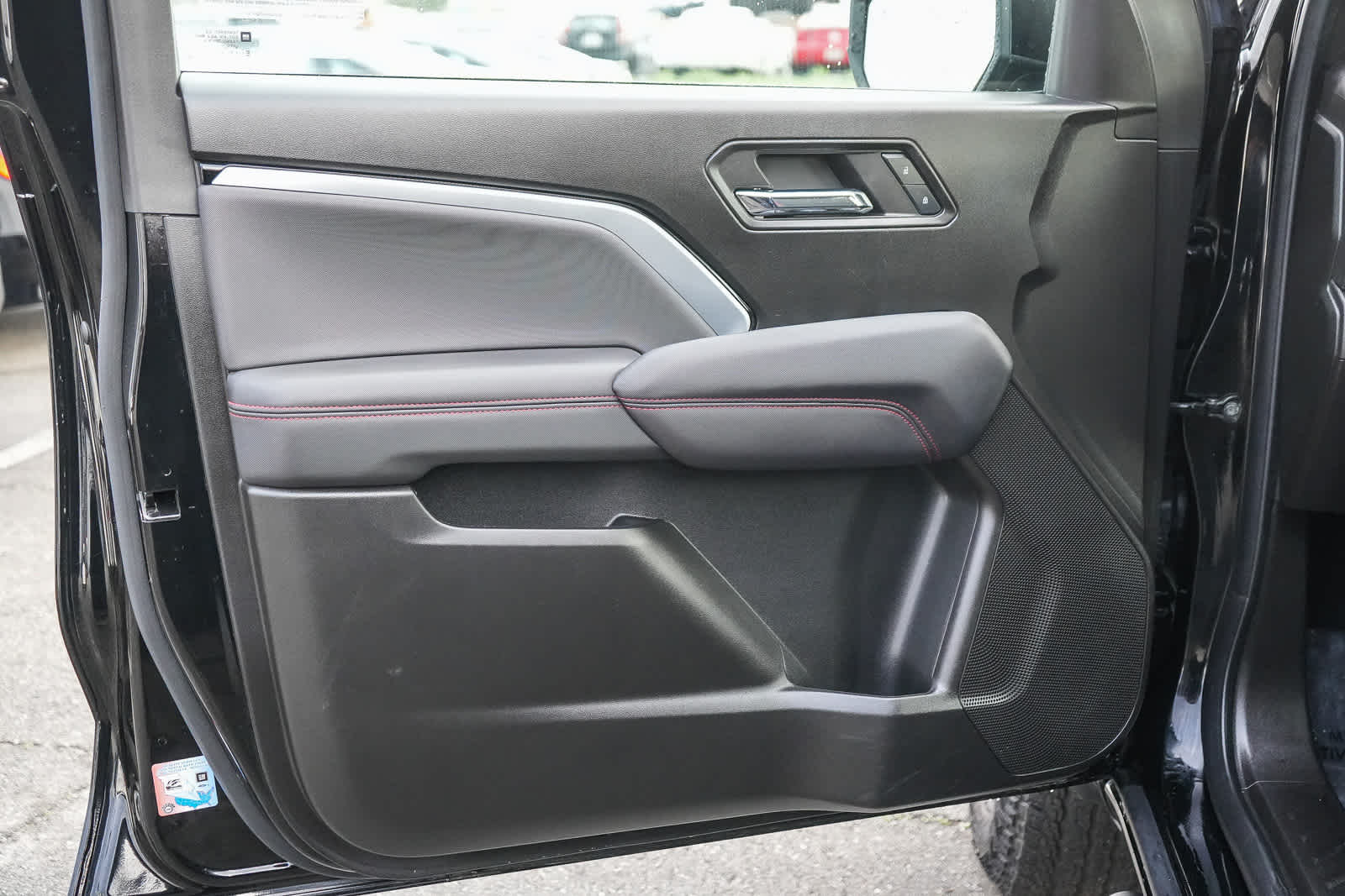 Thumbnail: 2024 Chevrolet Colorado - 21