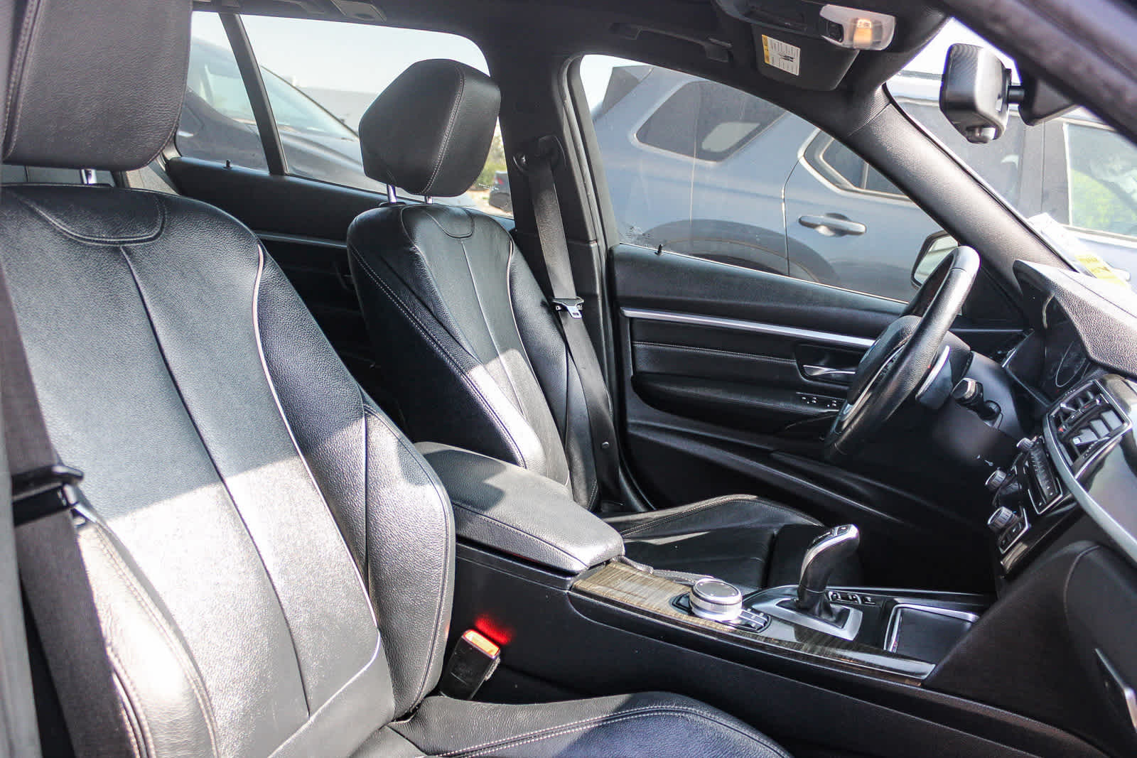 Thumbnail: 2018 BMW 3 Series - 15