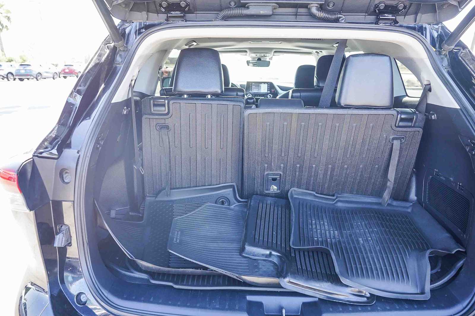 Thumbnail: 2021 Toyota Highlander - 29