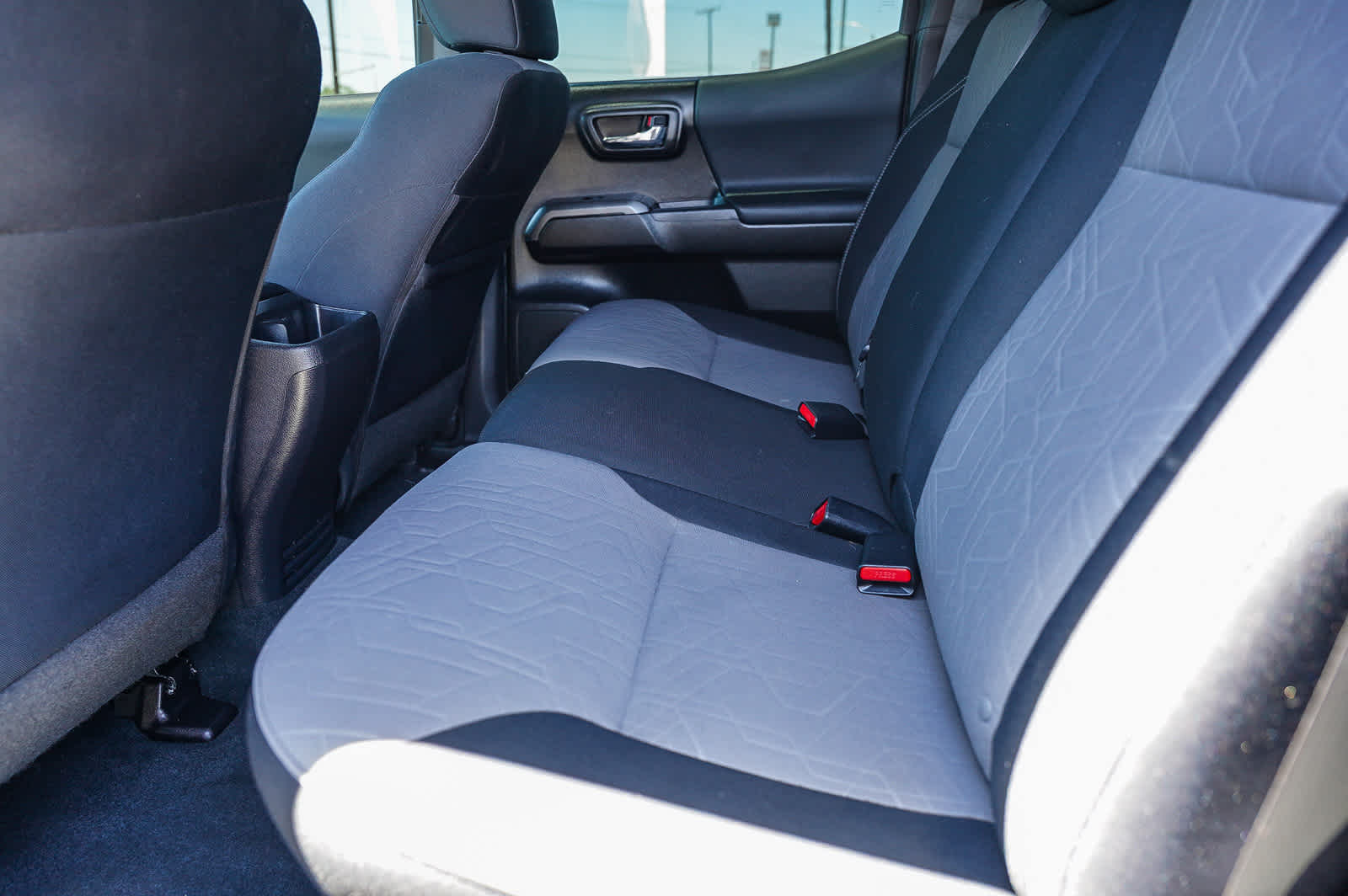 Thumbnail: 2022 Toyota Tacoma - 18