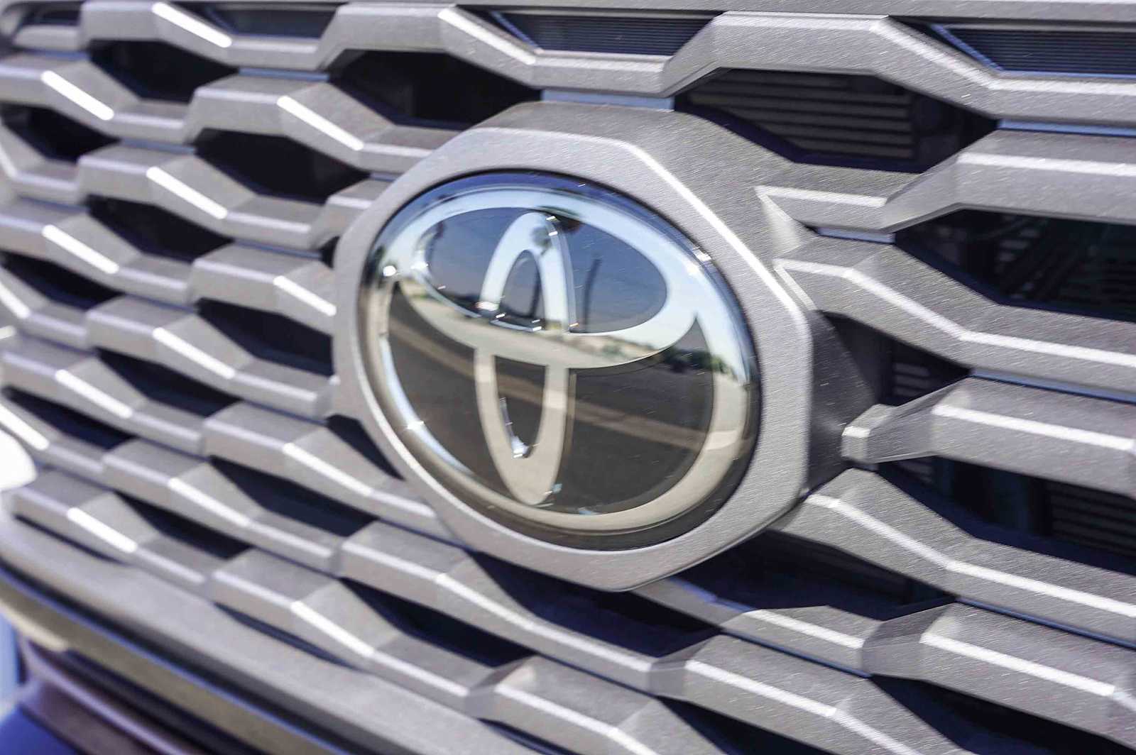 Thumbnail: 2023 Toyota Tacoma - 10