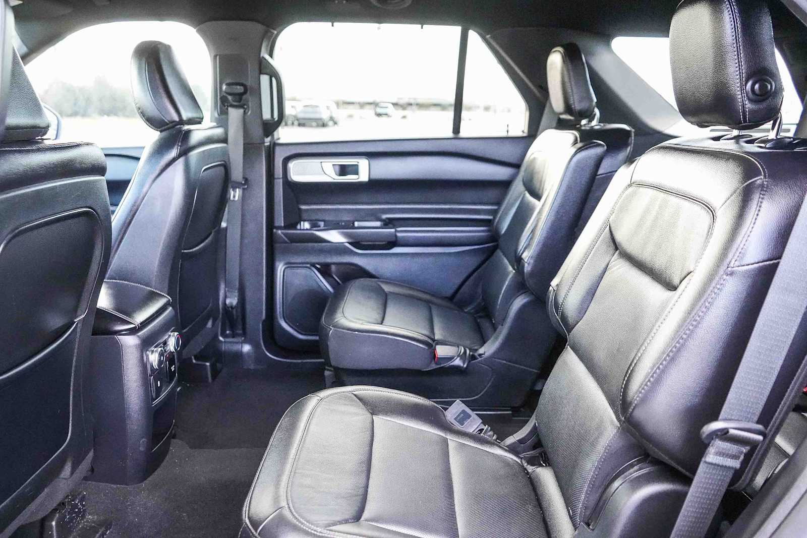 Thumbnail: 2020 Ford Explorer - 18