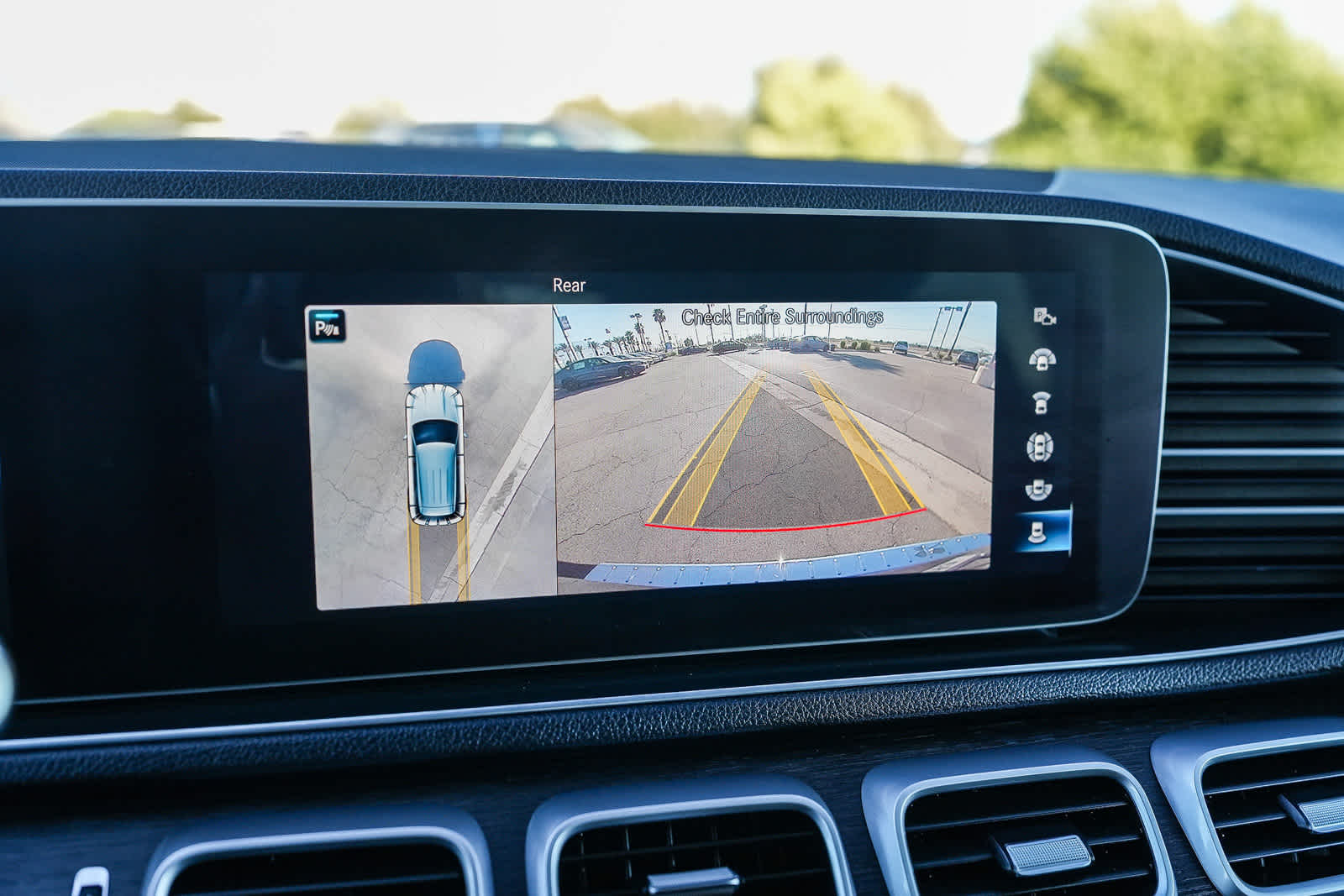 Thumbnail: 2020 Mercedes-Benz GLE - 26