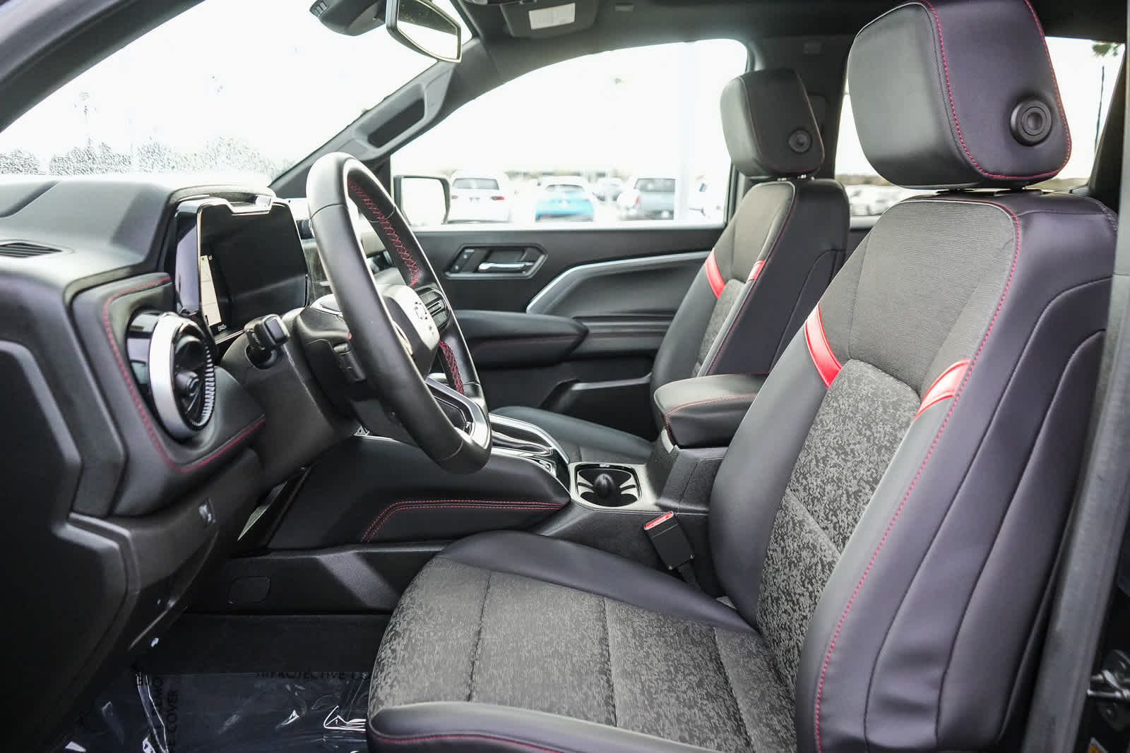 Thumbnail: 2024 Chevrolet Colorado - 17