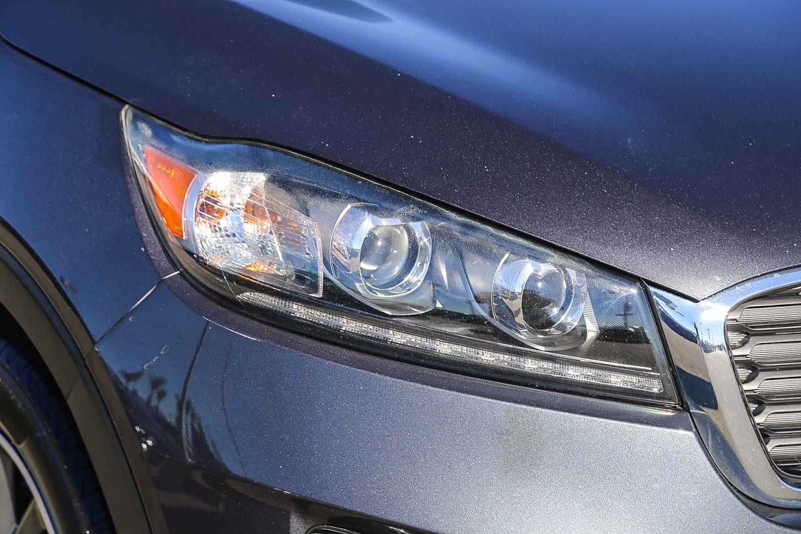 Thumbnail: 2019 Kia Sorento - 4