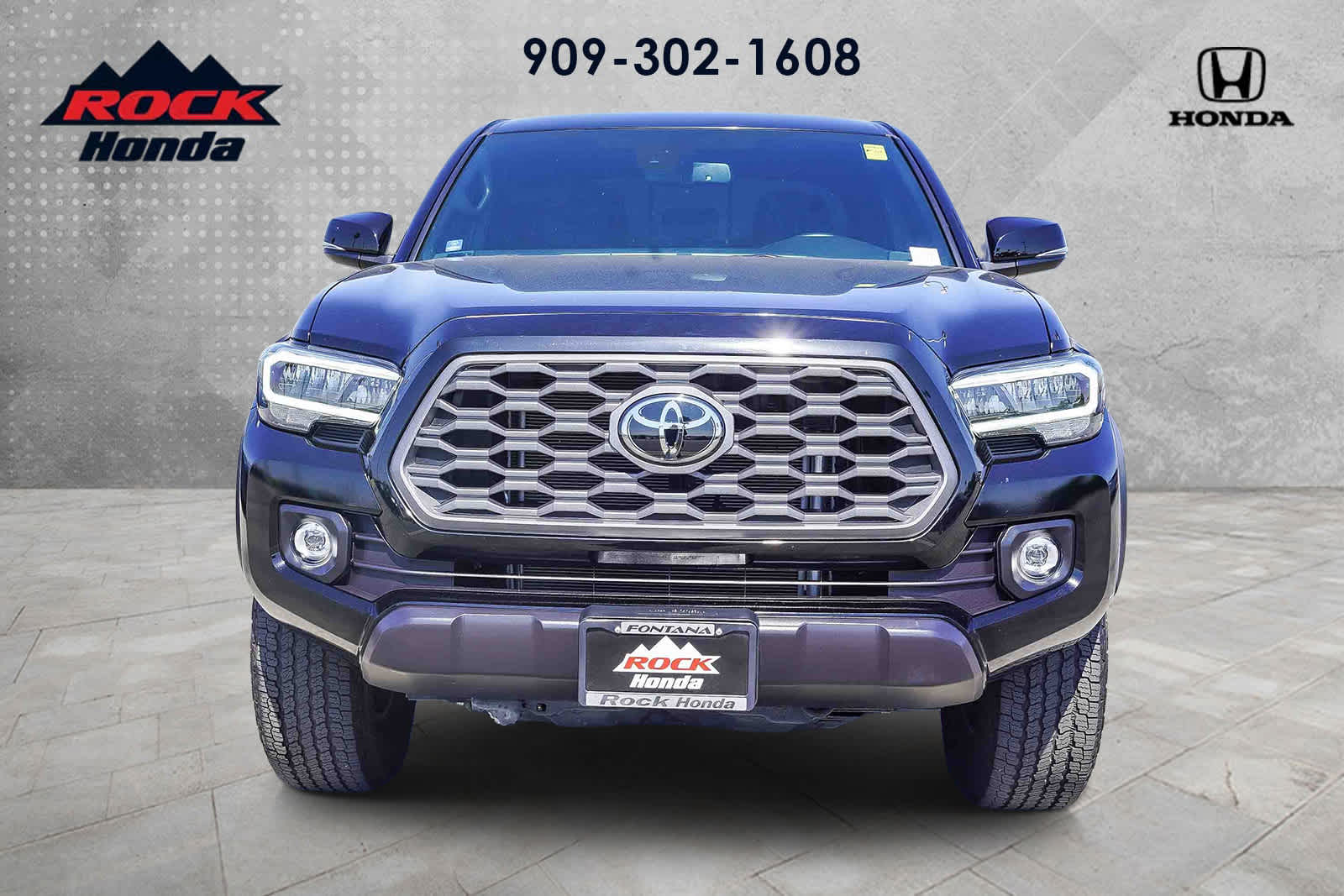 2023 Toyota Tacoma TRD V6 photo 2