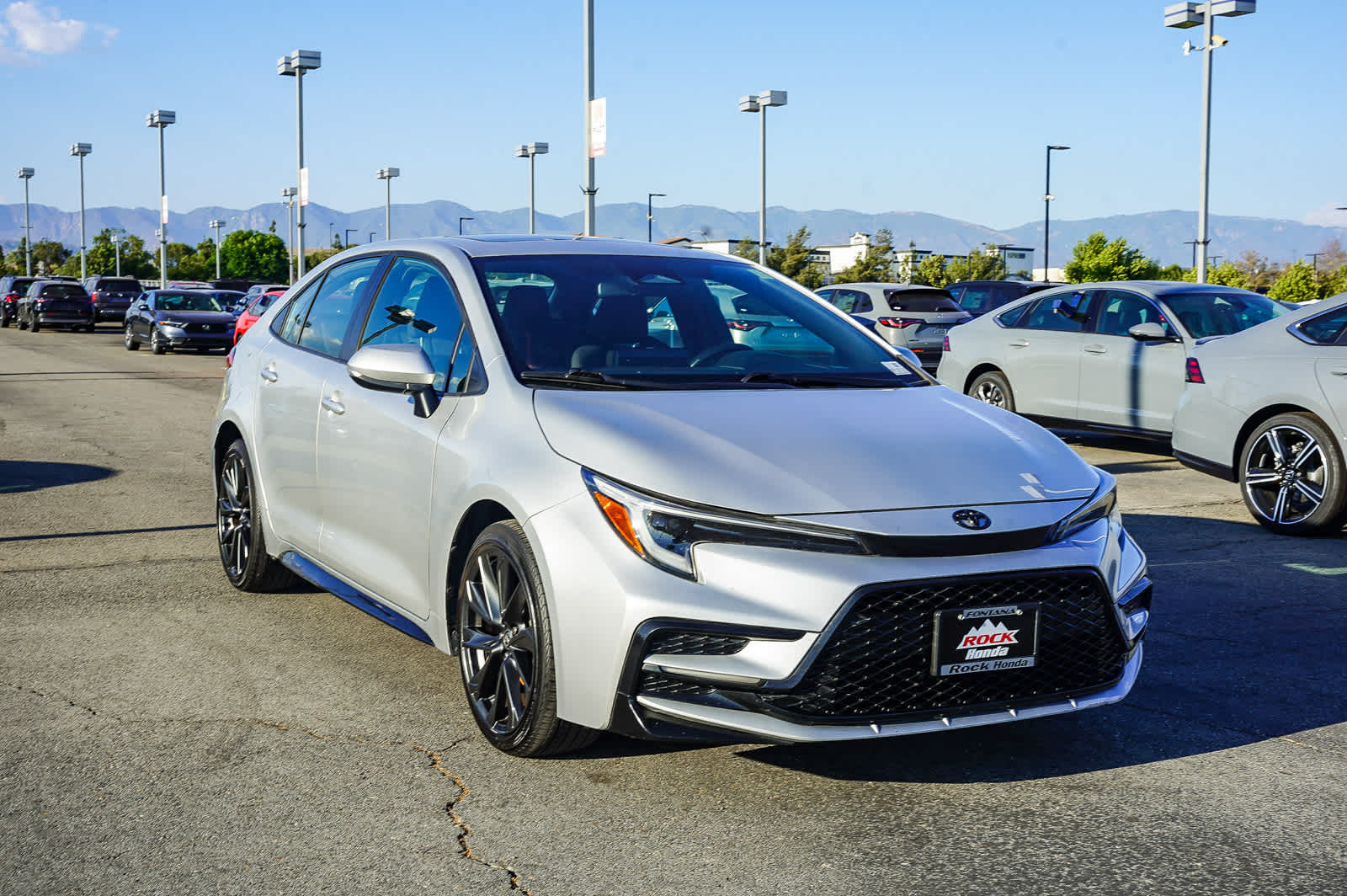 2023 Toyota Corolla SE photo 2