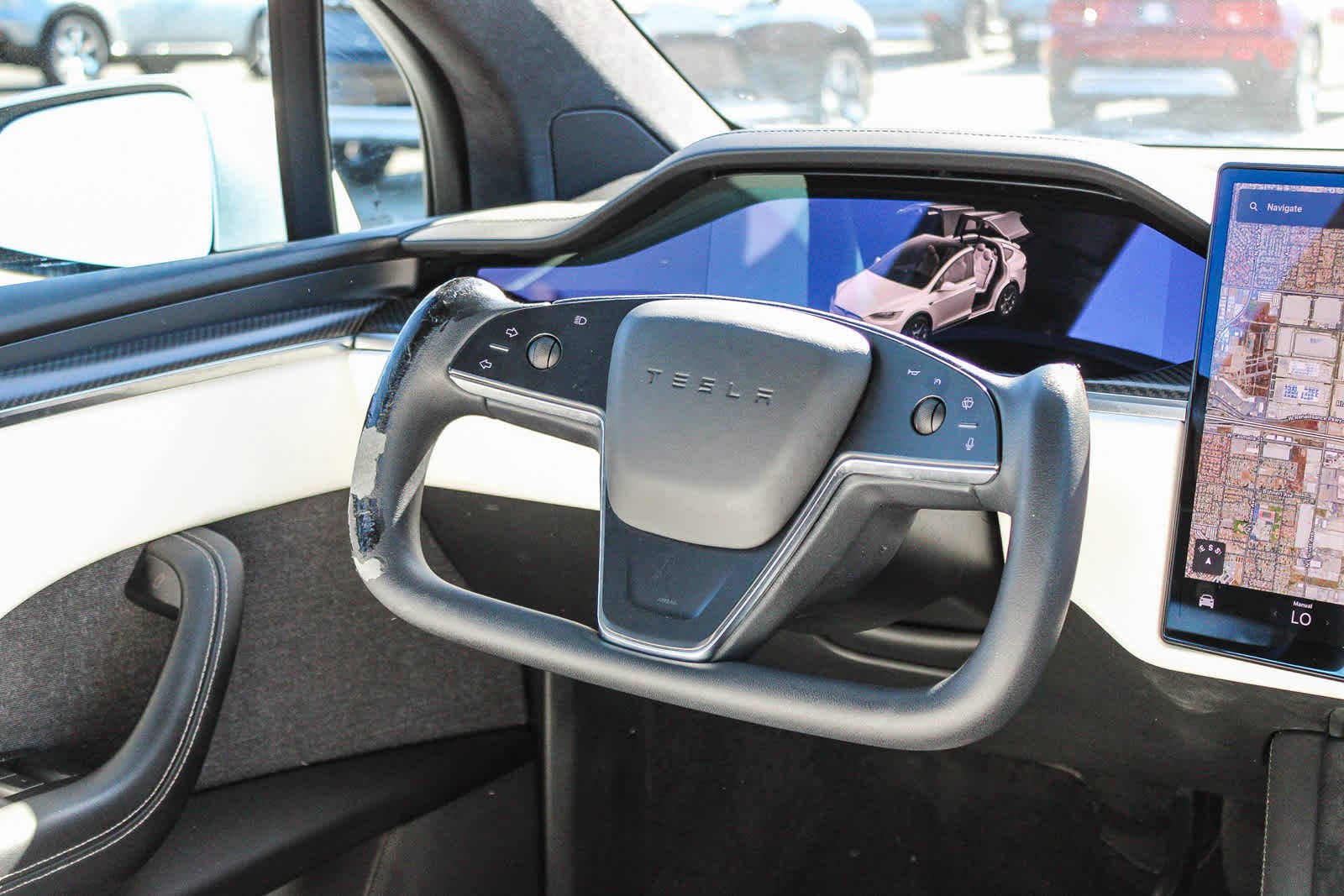 Thumbnail: 2022 Tesla Model X - 14