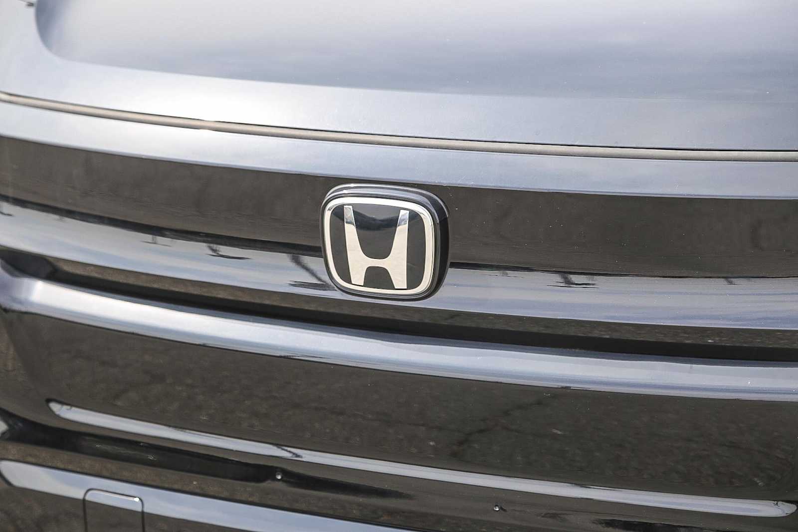 Thumbnail: 2025 Honda Prologue - 8