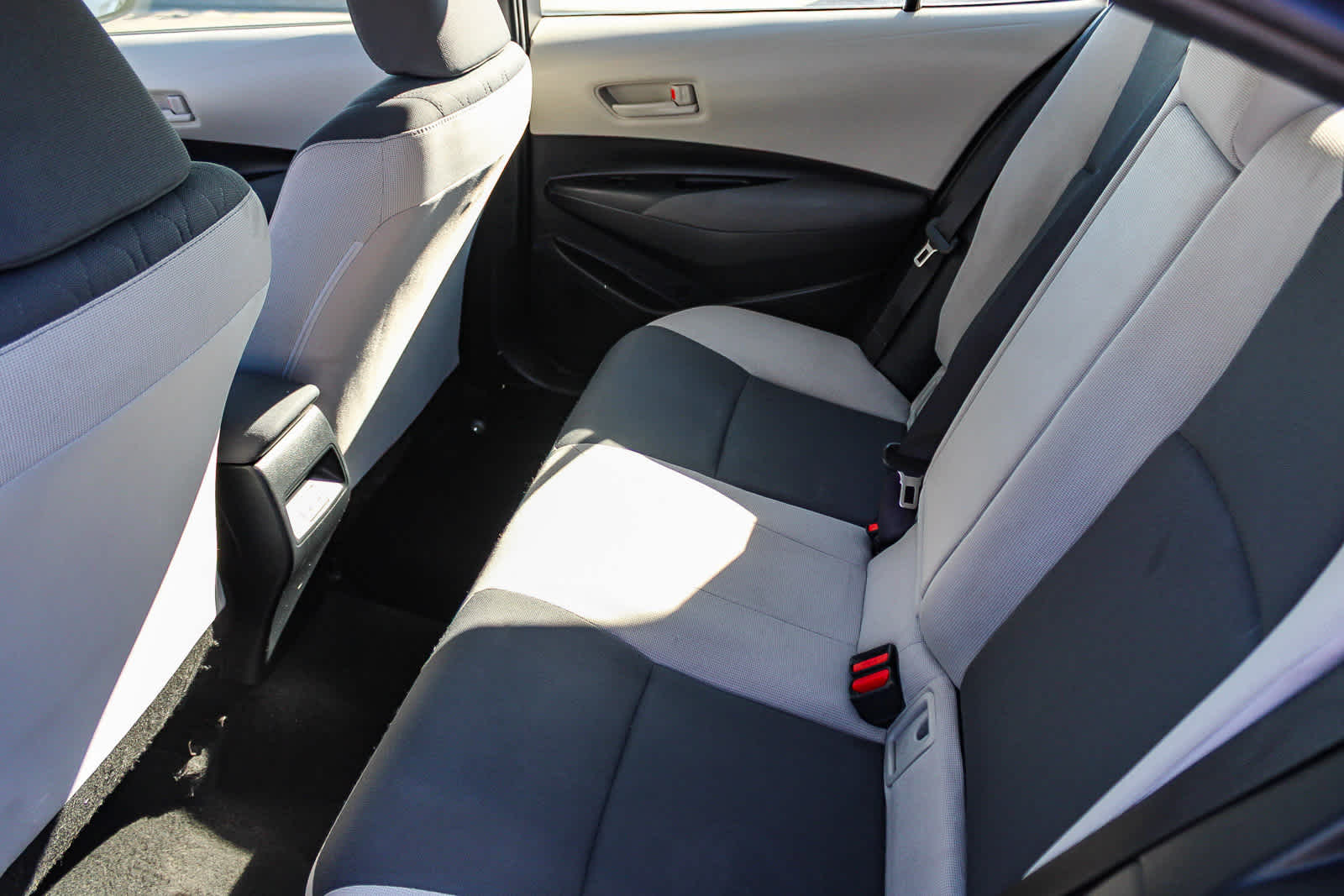 Thumbnail: 2023 Toyota Corolla - 18