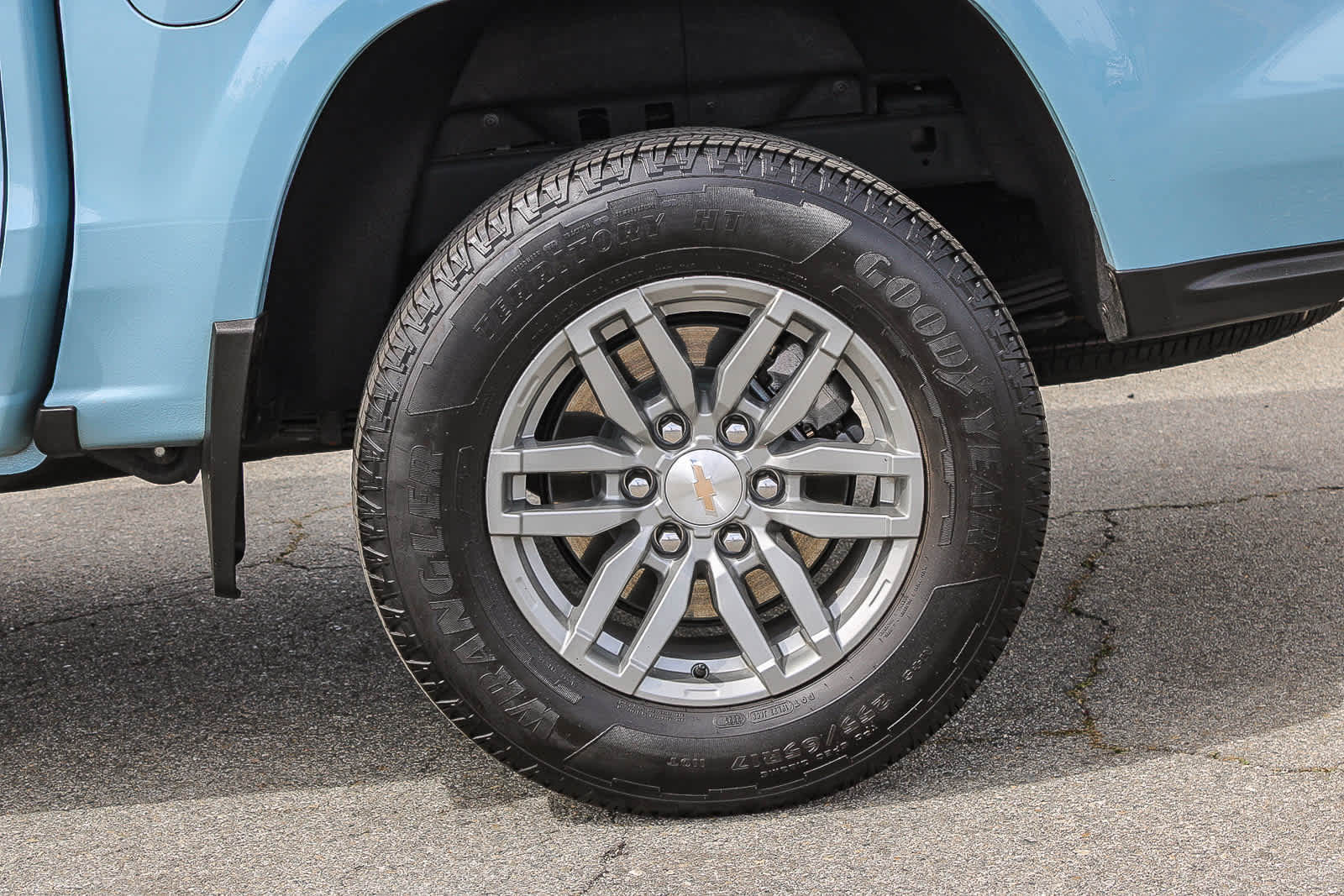 2025 Chevrolet Colorado LT photo 3