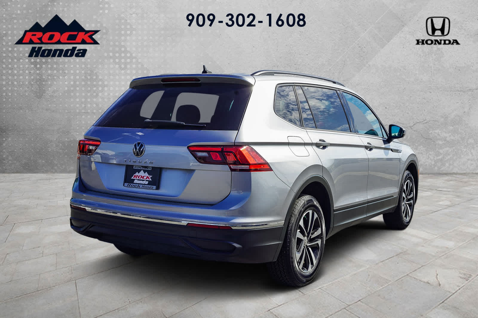 Thumbnail: 2022 Volkswagen Tiguan - 4