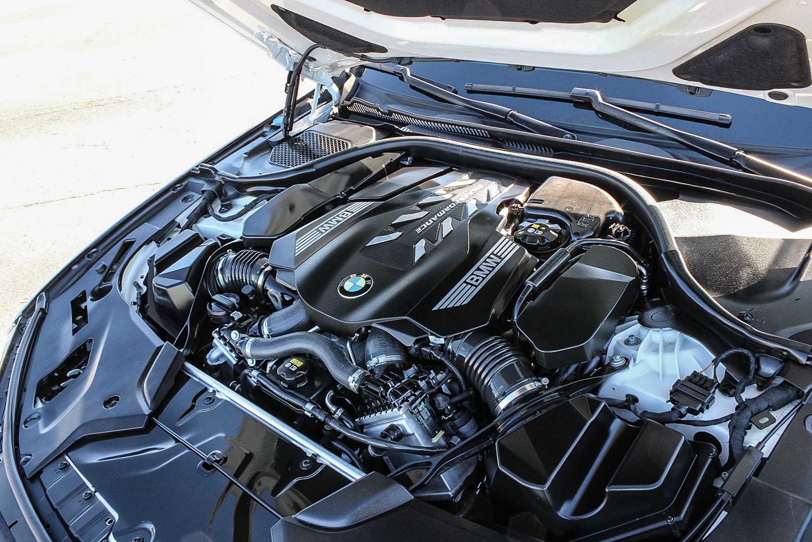 Thumbnail: 2022 BMW 5 Series - 24