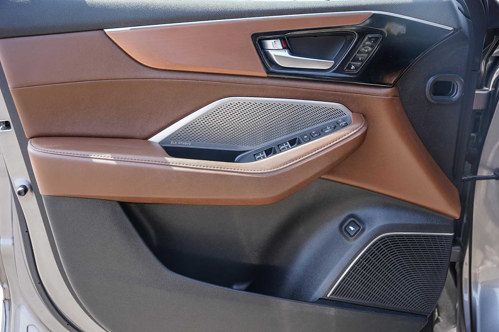 Thumbnail: 2022 Acura MDX - 22