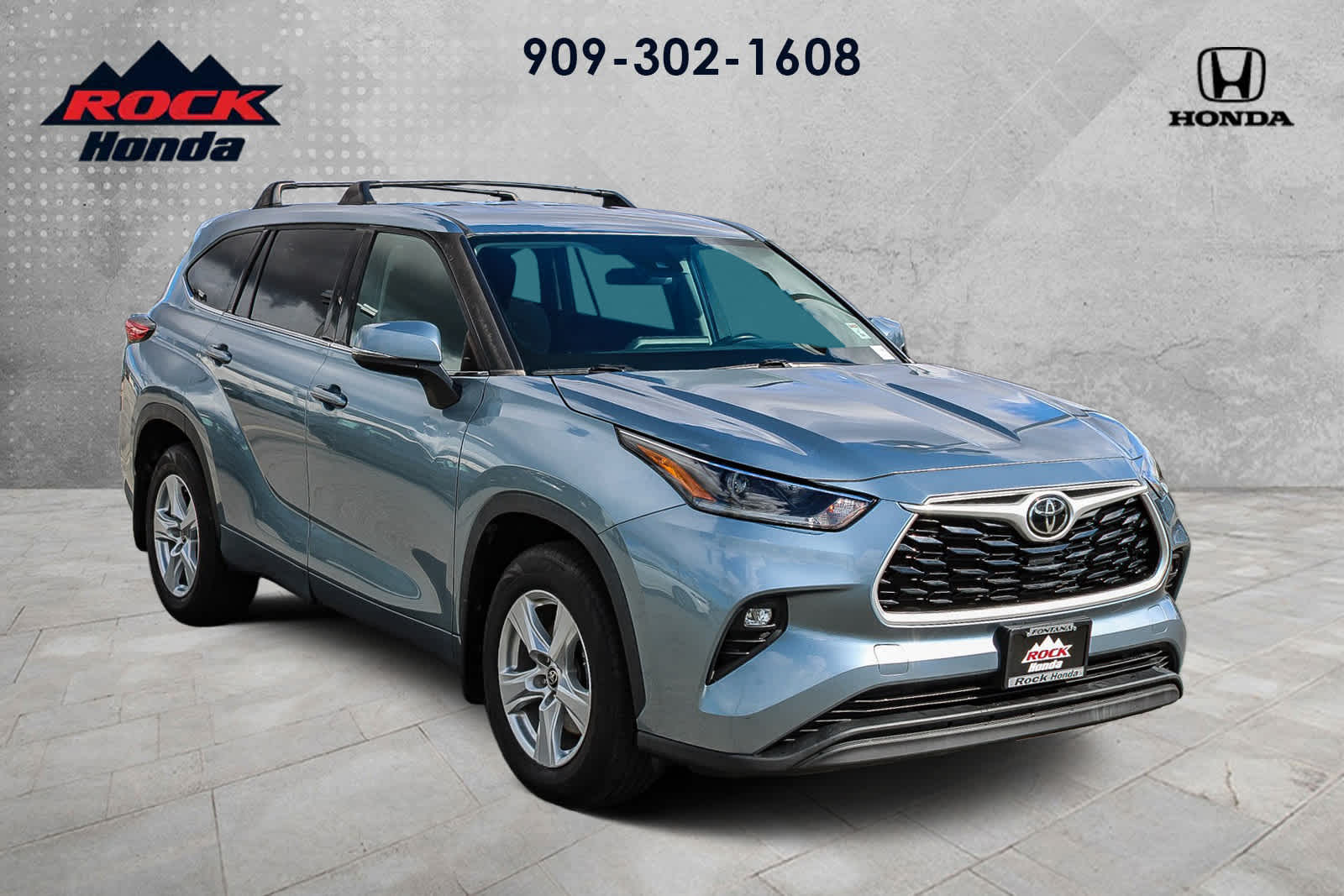 Thumbnail: 2021 Toyota Highlander - 3