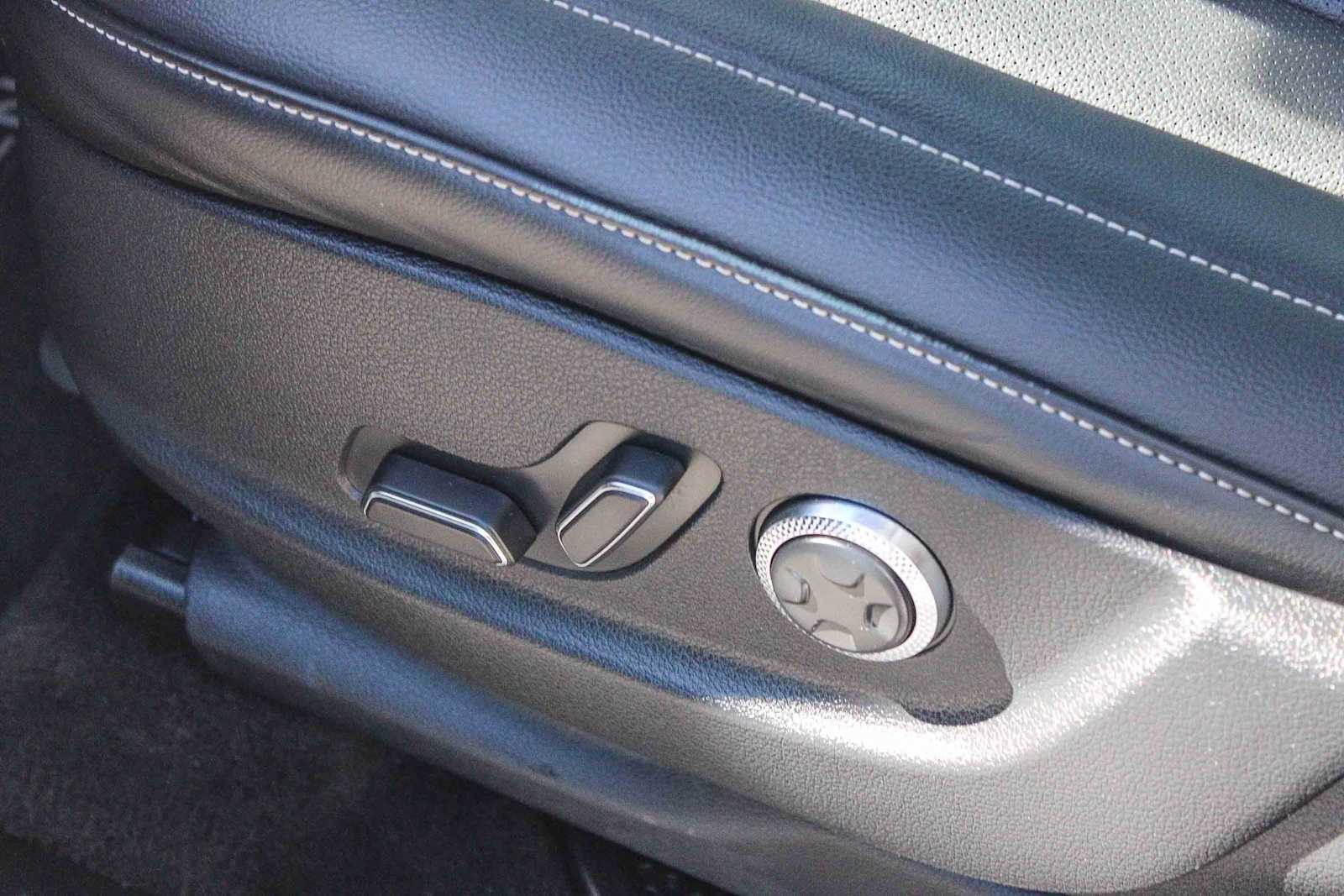 Thumbnail: 2023 Genesis GV80 - 21