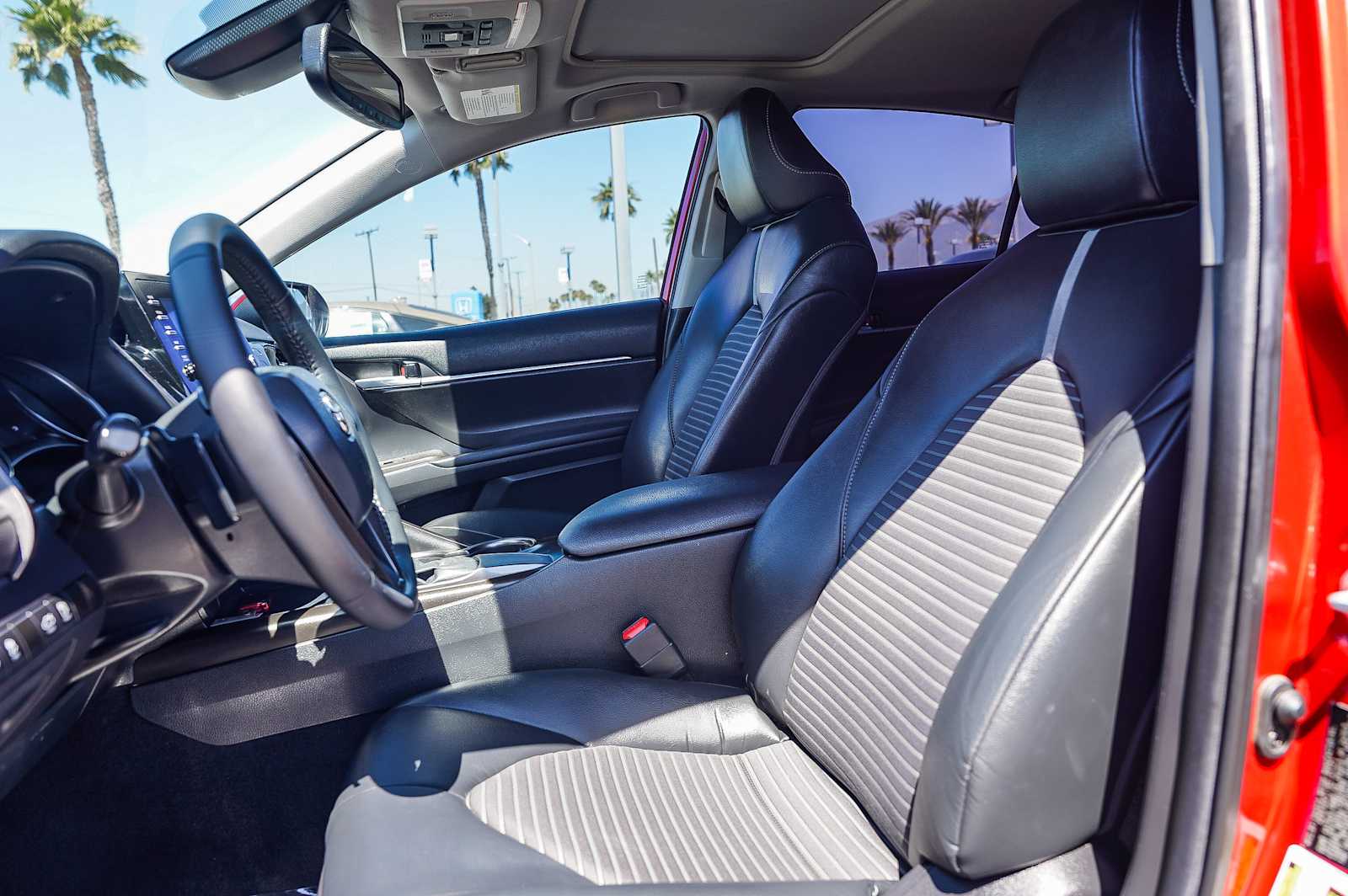 Thumbnail: 2021 Toyota Camry - 18