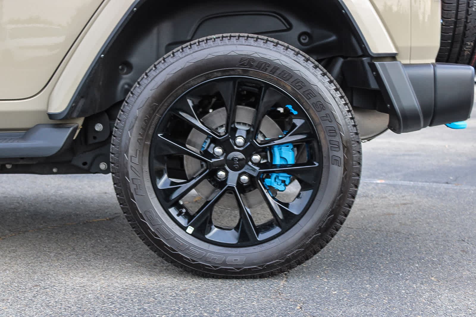 2022 Jeep Wrangler Unlimited 4xe Sahara photo 3