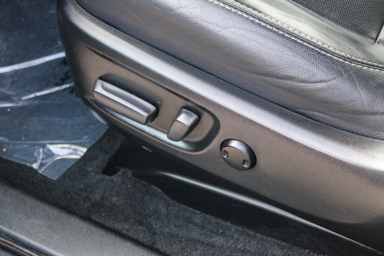 Thumbnail: 2018 Toyota Sienna - 23