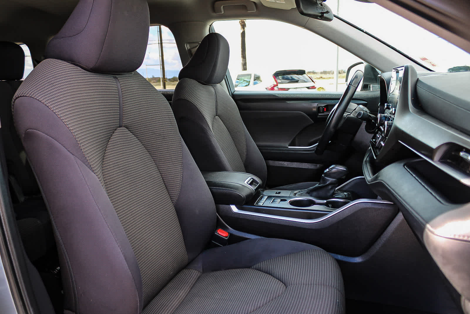 Thumbnail: 2021 Toyota Highlander - 16