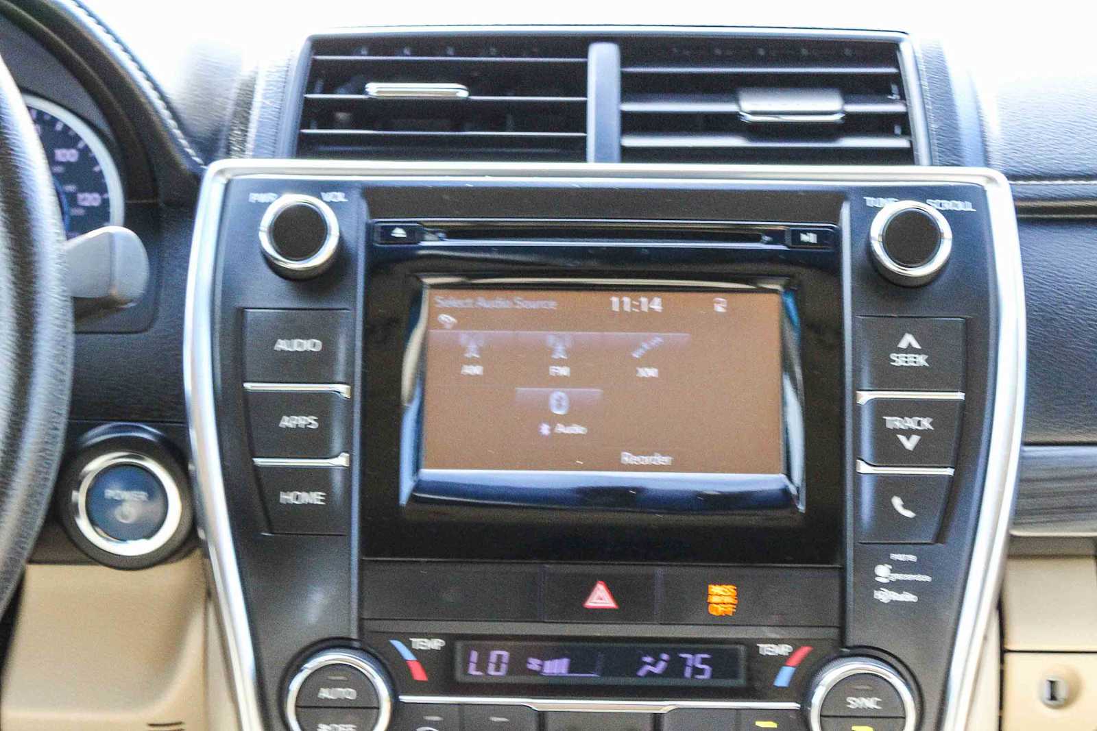 Thumbnail: 2015 Toyota Camry - 14