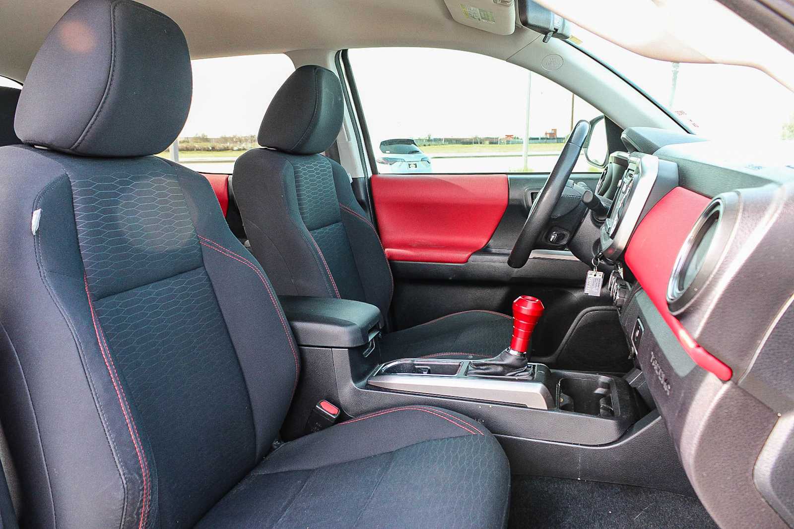 Thumbnail: 2017 Toyota Tacoma - 16