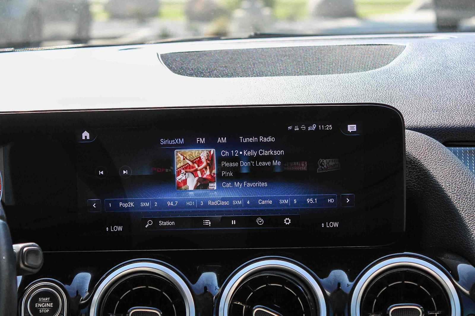 Thumbnail: 2022 Mercedes-Benz GLA - 14