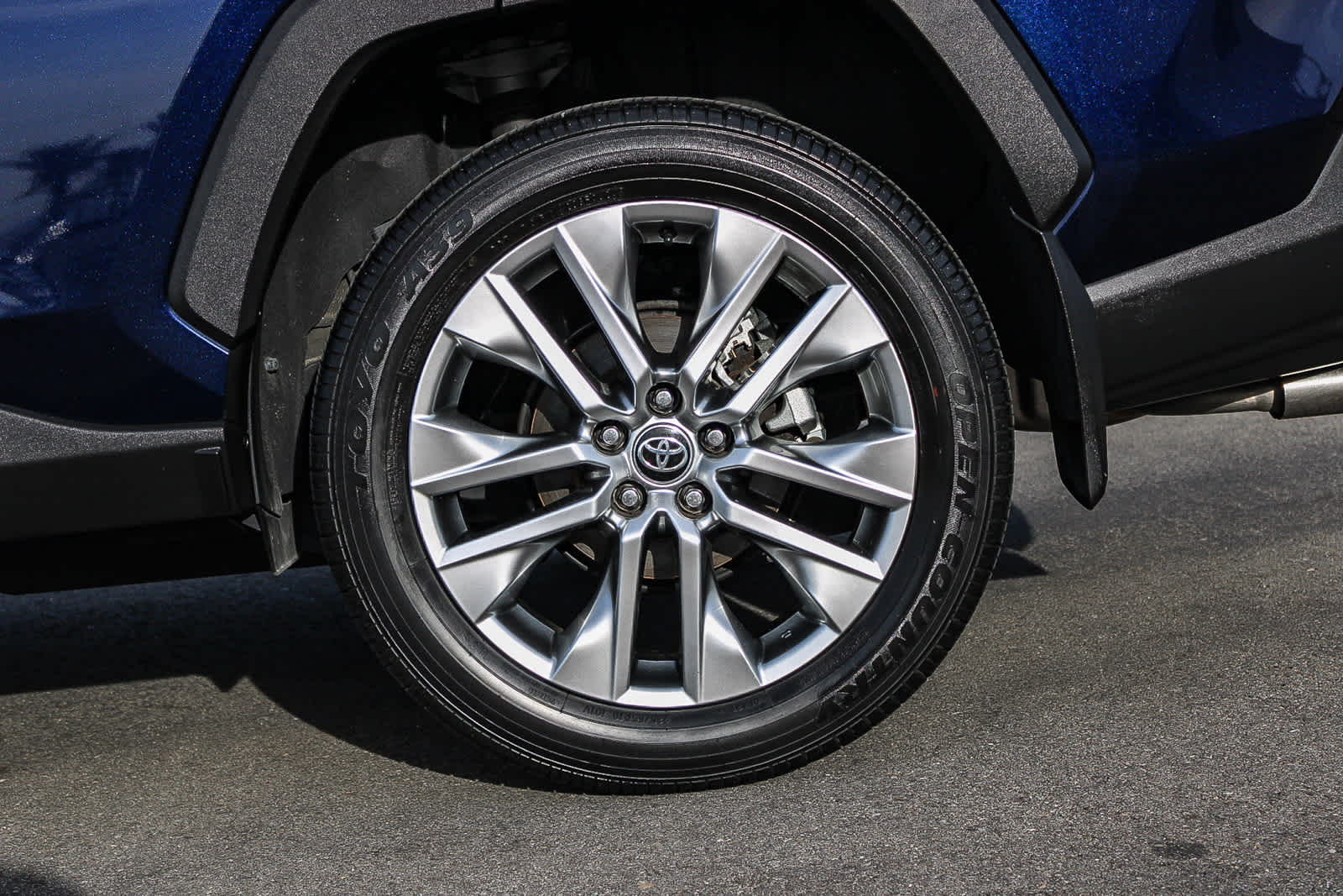 2024 Toyota RAV4 XLE Premium photo 3