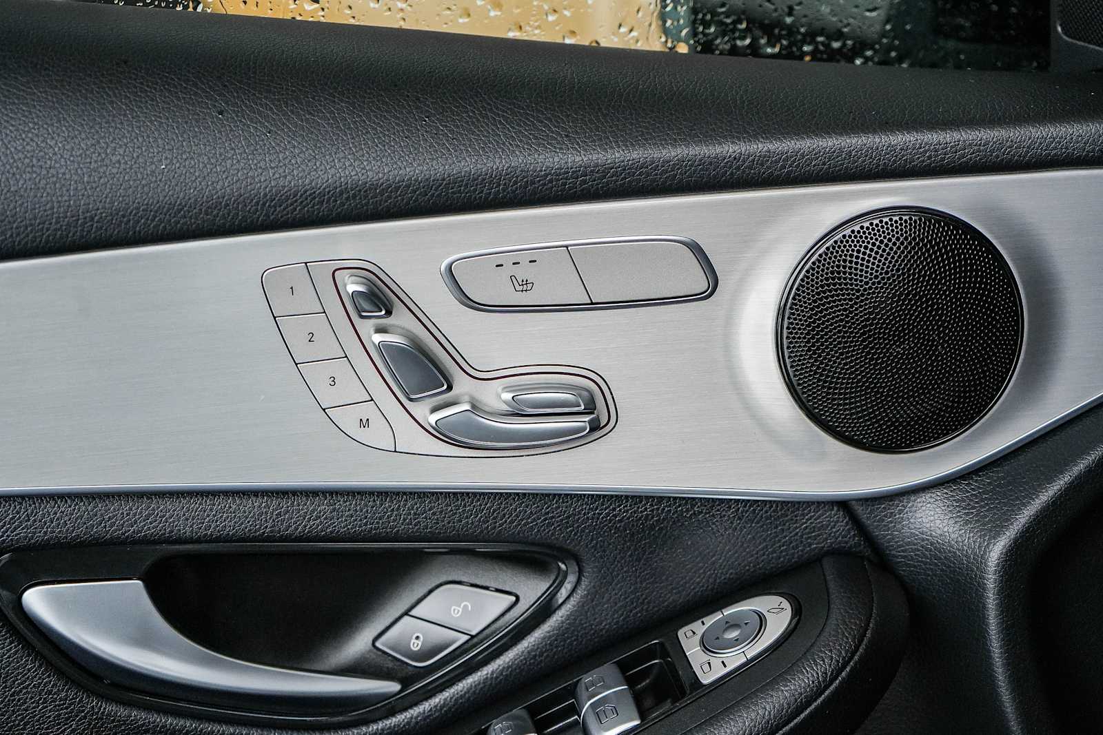 Thumbnail: 2022 Mercedes-Benz GLC - 19