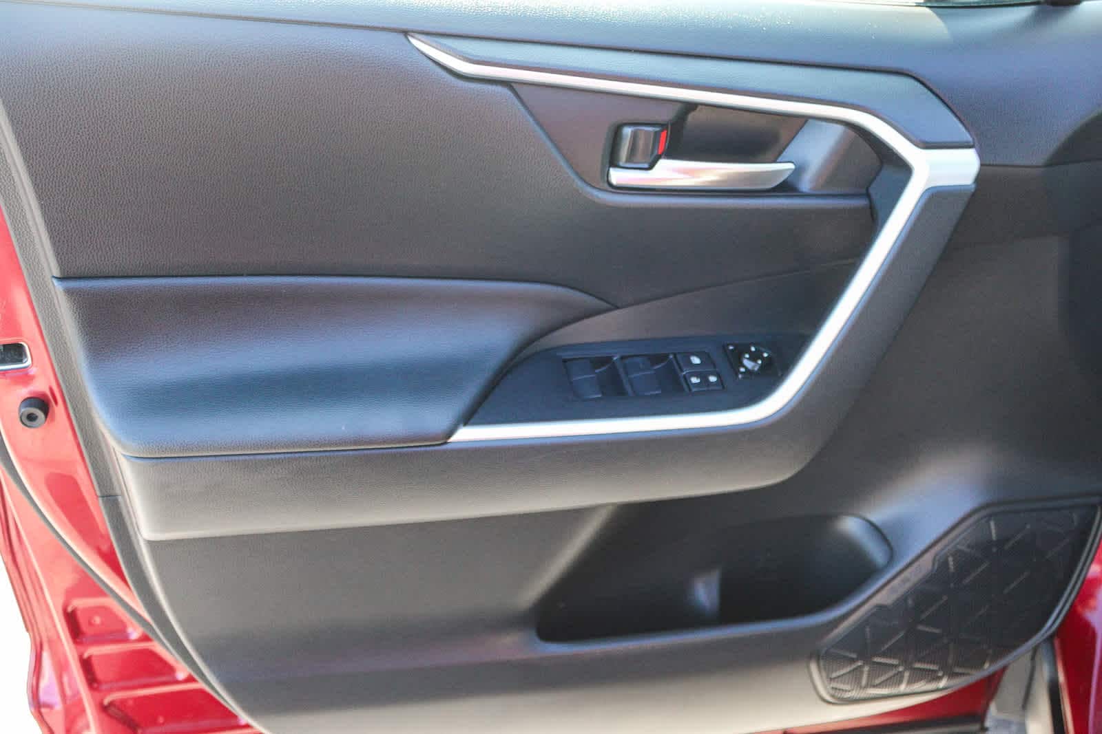 Thumbnail: 2021 Toyota RAV4 - 20