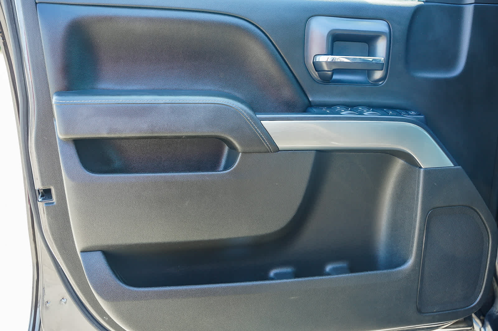 Thumbnail: 2015 Chevrolet Silverado 1500 - 18