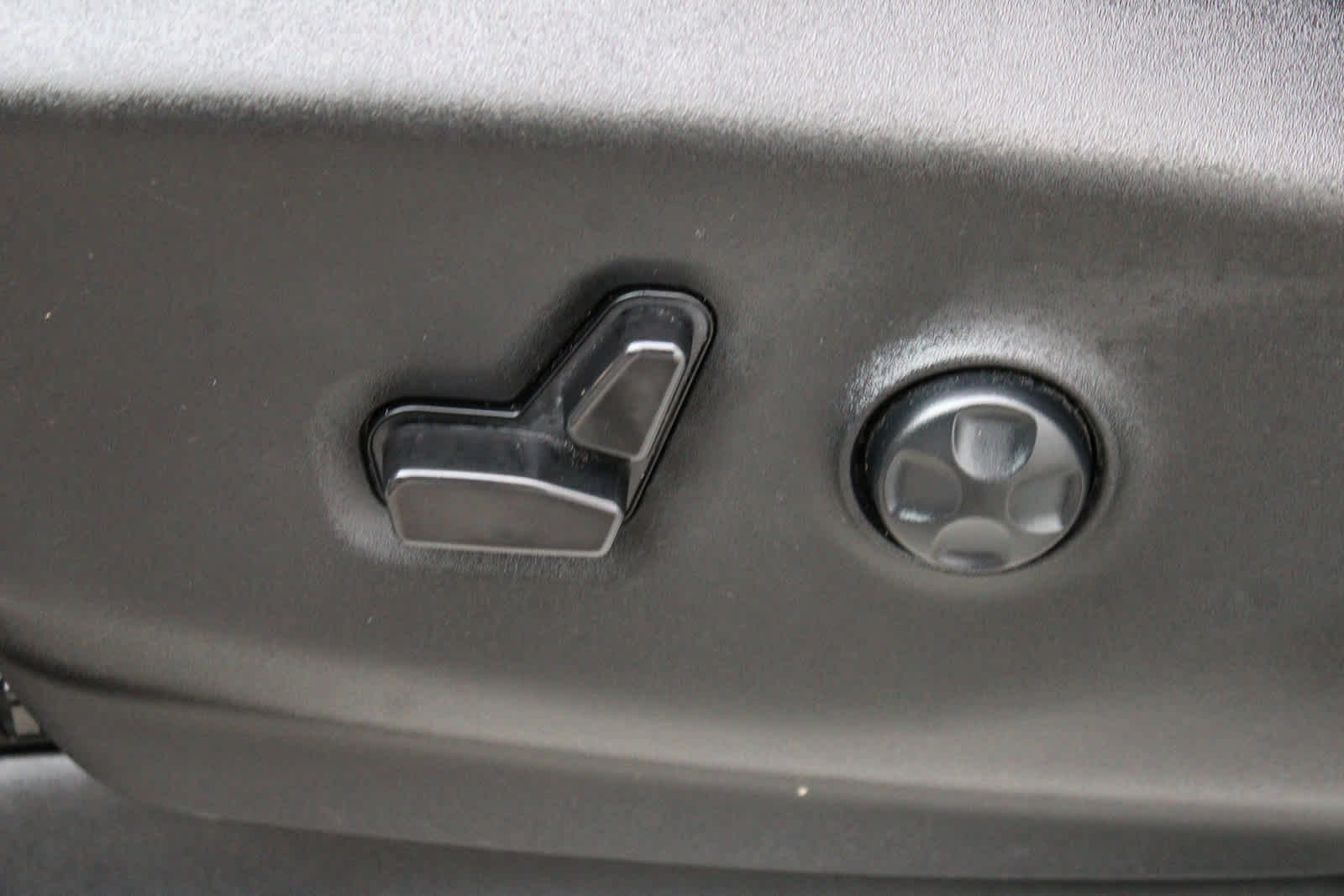 2023 Chrysler Pacifica Hybrid Limited 22