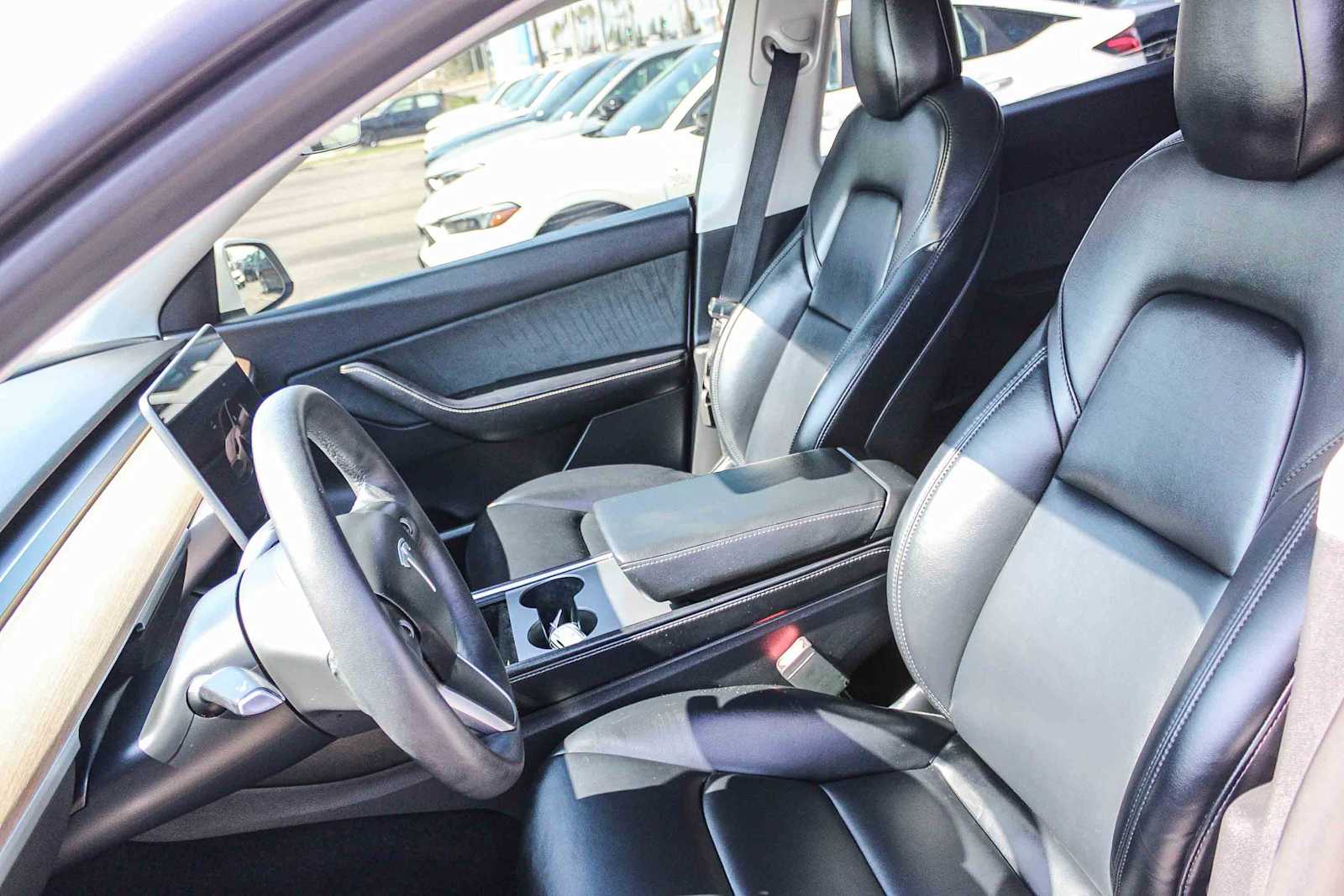 Thumbnail: 2022 Tesla Model Y - 18