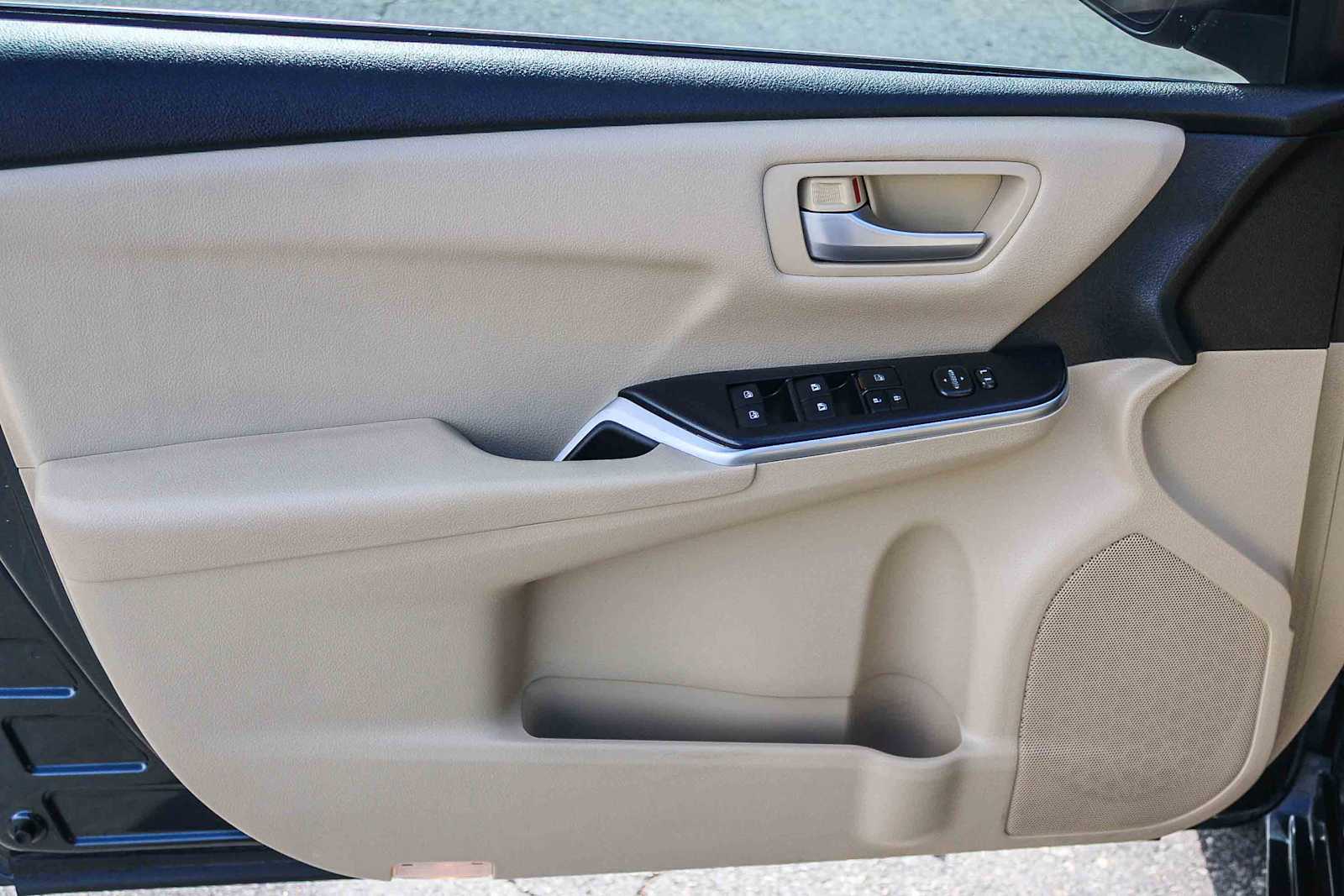 Thumbnail: 2015 Toyota Camry - 20