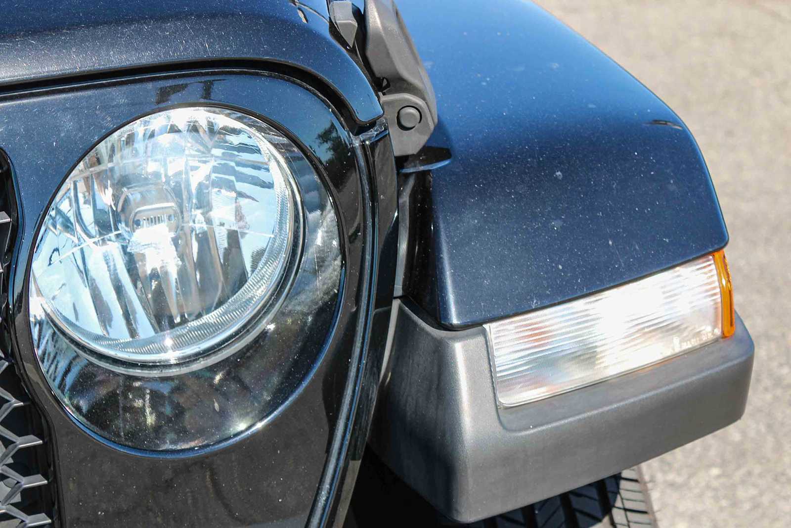 Thumbnail: 2021 Jeep Gladiator - 10