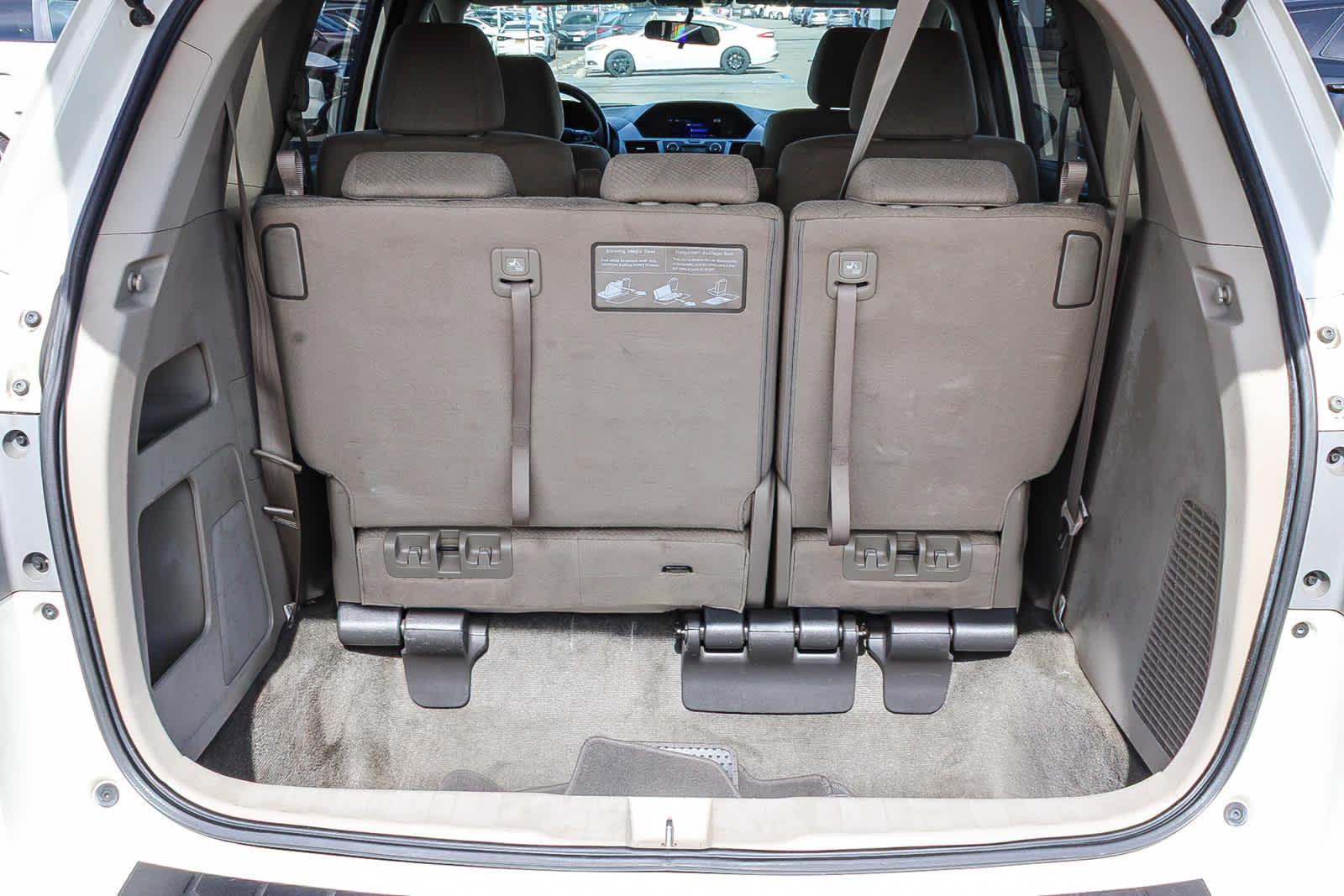 Thumbnail: 2016 Honda Odyssey - 25