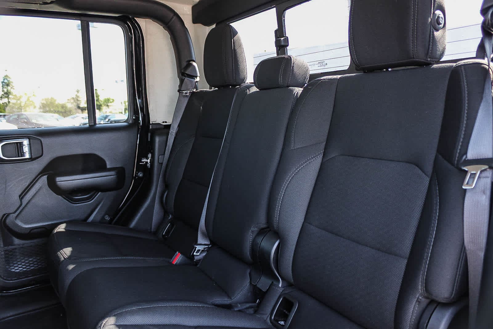 Thumbnail: 2021 Jeep Gladiator - 18