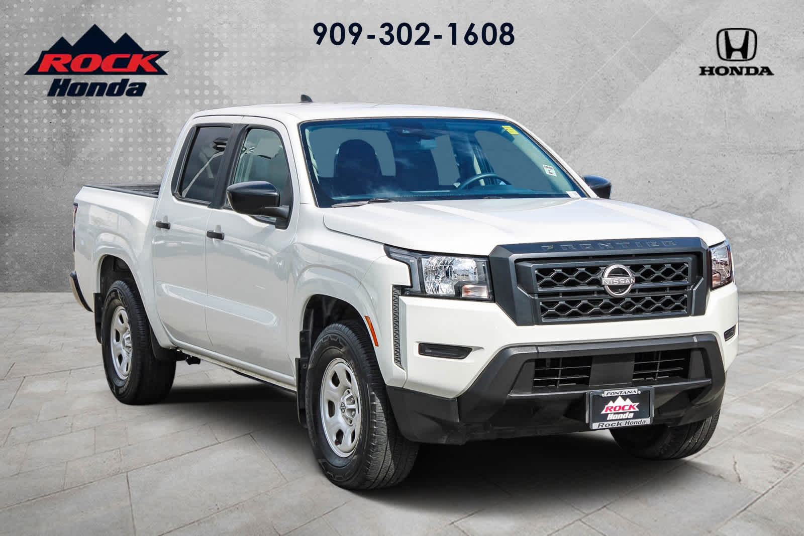 2022 Nissan Frontier Crew Cab photo 3