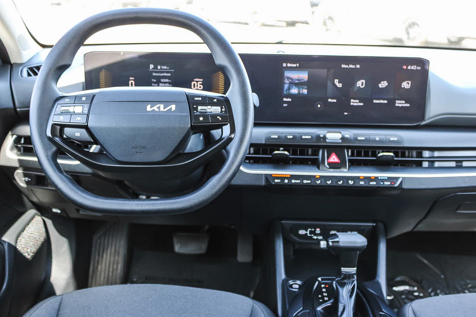 Thumbnail: 2025 Kia K4 - 15