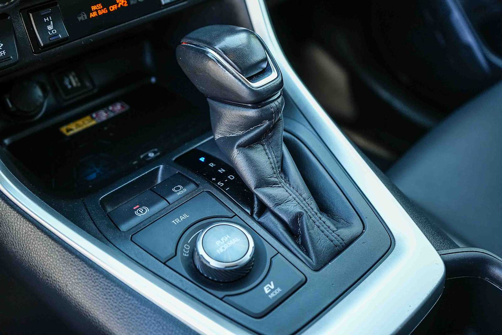 Thumbnail: 2024 Toyota RAV4 - 19